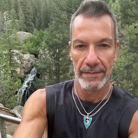 Meet your Posher, Posh - Picture 2 of 2